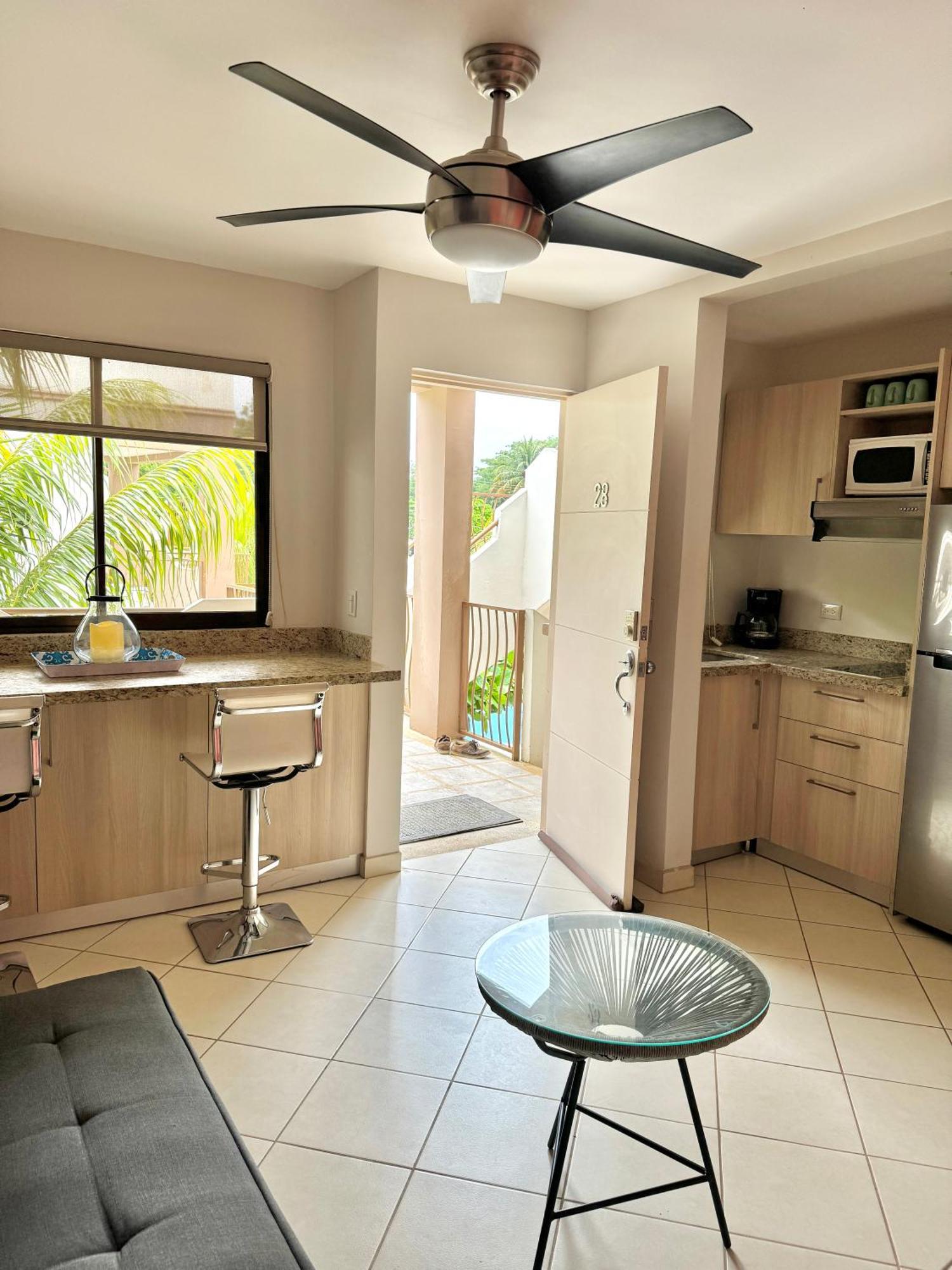 Сasa de vacaciones Sandy Shore Two Bedroom Across *