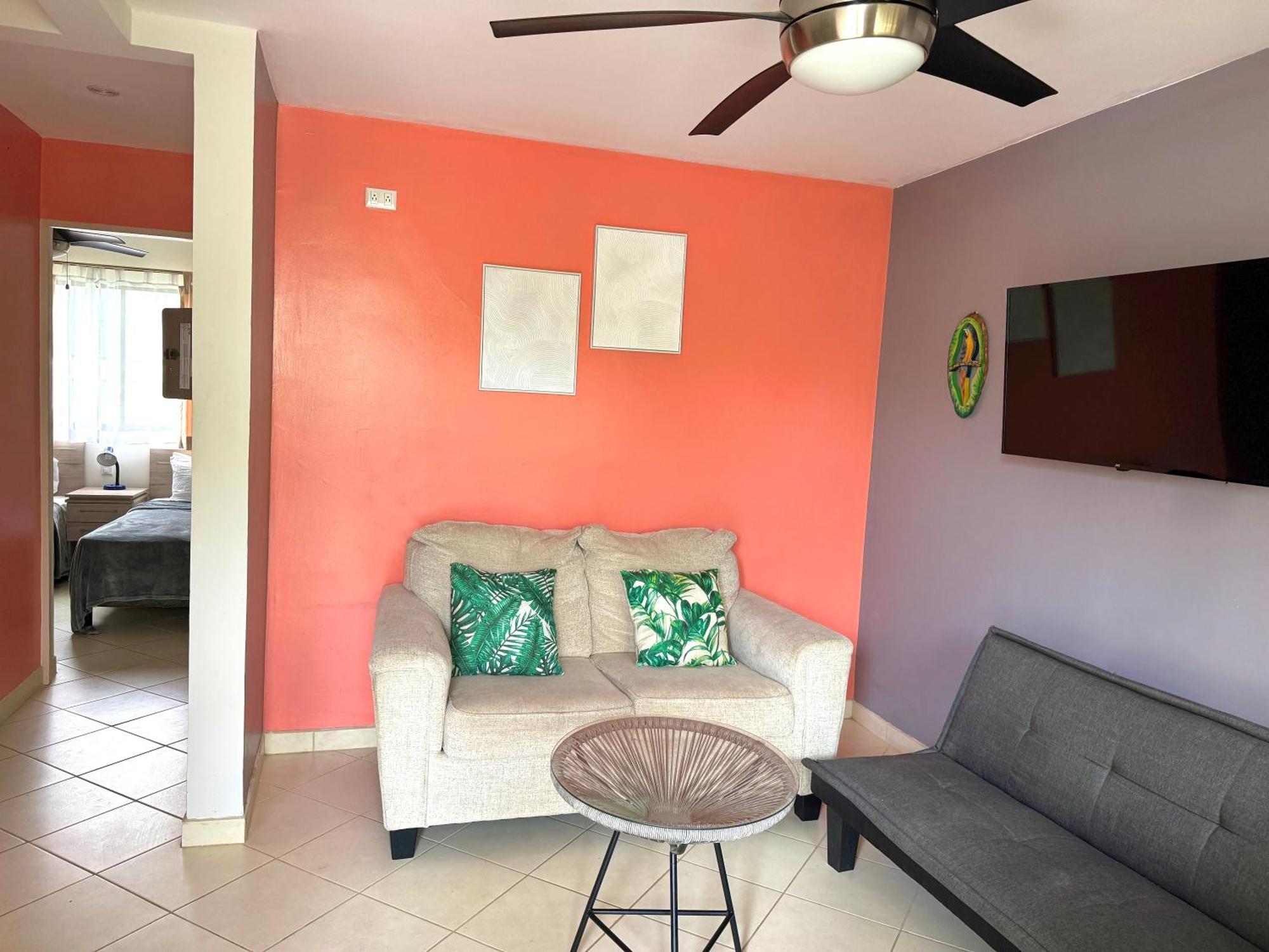 Sandy Shore Two Bedroom Across Сasa de vacaciones Coco